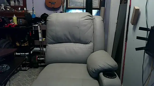 Snapshot of ScubaStevex chatting on November 3, 4:32 pm ScubaStevex online show from November 3, 4:32 pm