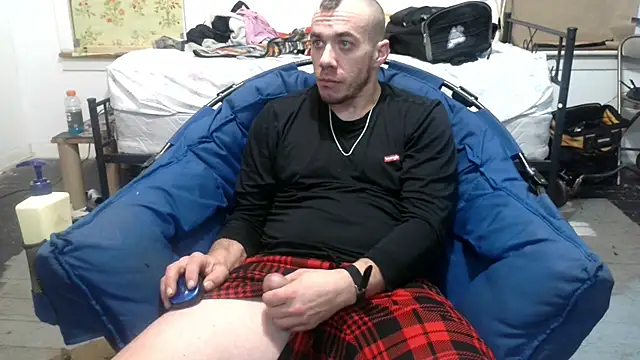 Snapshot of ScubaStevex chatting on February 25, 6:25 am ScubaStevex online show from February 25, 6:25 am