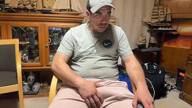 Snapshot of ScubaStevex chatting on May 15, 5:38 am ScubaStevex online show from May 15, 5:38 am