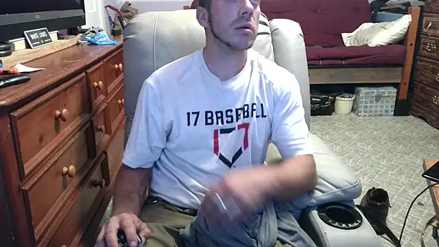 Snapshot of ScubaStevex chatting on October 1, 1:33 am ScubaStevex online show from October 1, 1:33 am