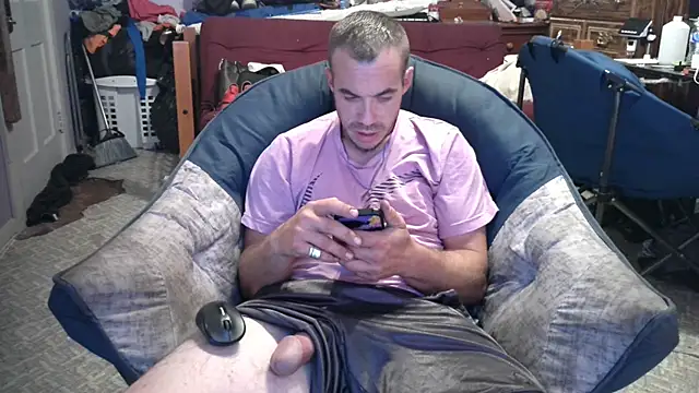 Snapshot of ScubaStevex chatting on September 8, 9:25 pm ScubaStevex online show from September 8, 9:25 pm