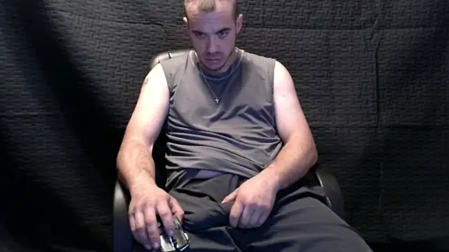 Snapshot of ScubaStevex chatting on November 17, 1:37 pm ScubaStevex online show from November 17, 1:37 pm