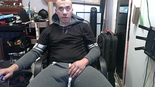 Snapshot of ScubaStevex chatting on November 7, 4:22 pm ScubaStevex online show from November 7, 4:22 pm