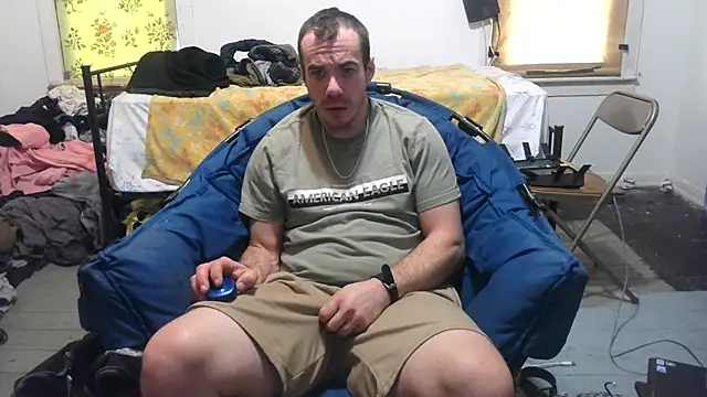Snapshot of ScubaStevex chatting on February 18, 7:52 pm ScubaStevex online show from February 18, 7:52 pm
