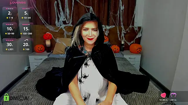 Luna  Lewis online show from October 31, 9:06 am