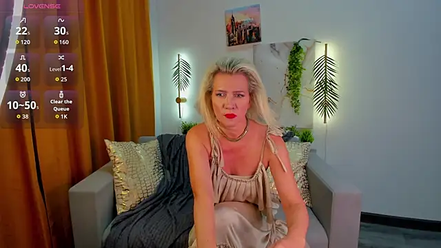 Luna  Lewis online show from September 18, 8:06 am