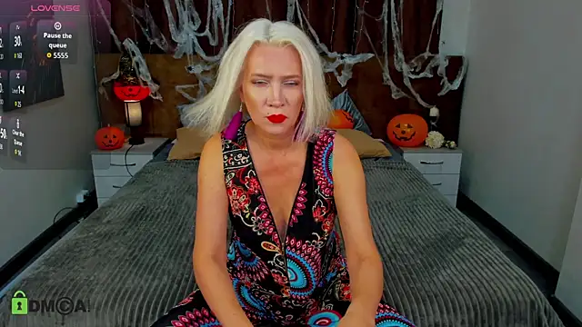 Luna  Lewis online show from October 30, 8:56 am