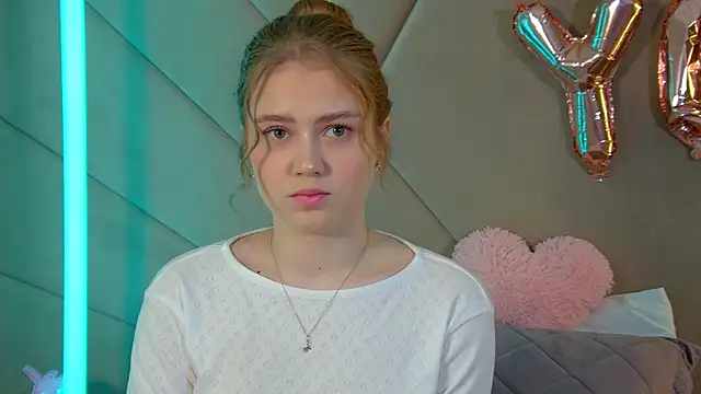 SelinSwarovski online show from February 28, 4:50 pm