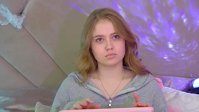 SelinSwarovski online show from November 4, 4:16 am