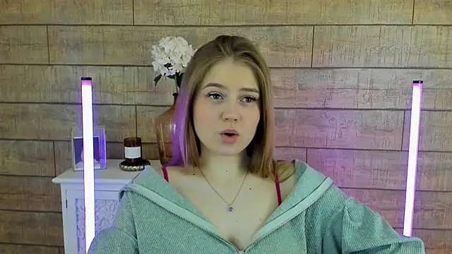 Snapshot of SelinSwarovski chatting on March 19, 10:31 pm SelinSwarovski online show from March 19, 10:31 pm