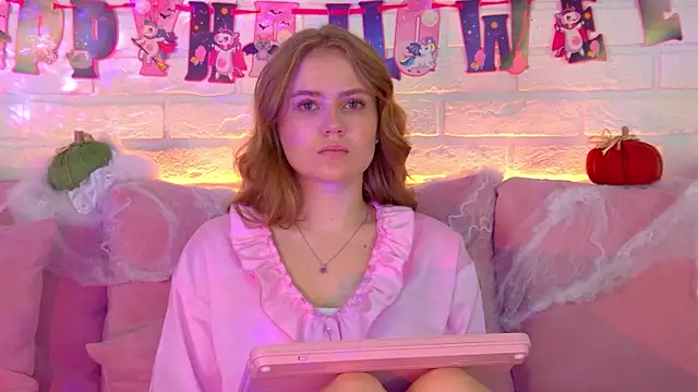 SelinSwarovski online show from October 26, 4:07 pm