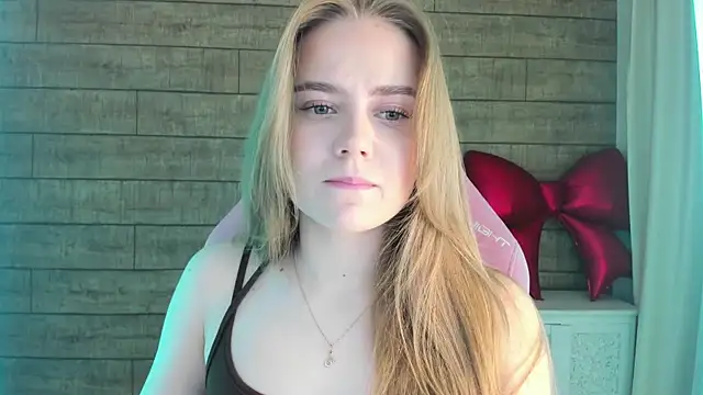 SelinSwarovski online show from February 20, 4:31 pm