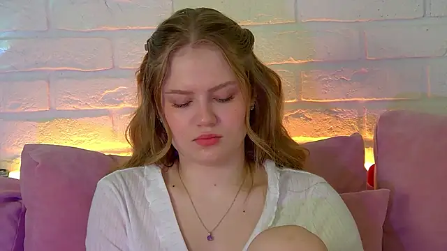 SelinSwarovski online show from November 21, 4:17 pm