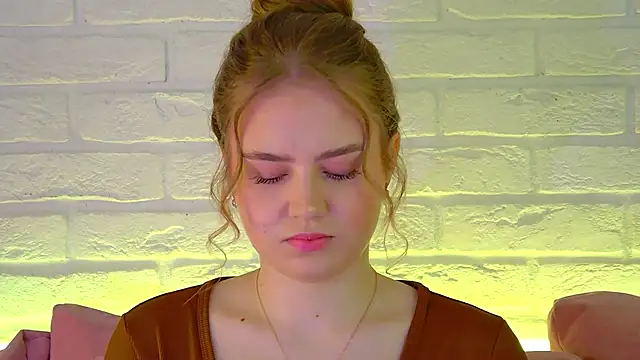 SelinSwarovski online show from February 22, 4:52 pm