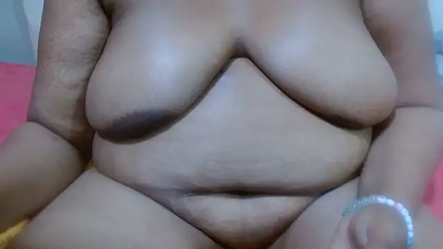 Snapshot of AuntyBigMadam87 chatting on May 8, 9:13 am AuntyBigMadam87 online show from May 8, 9:13 am