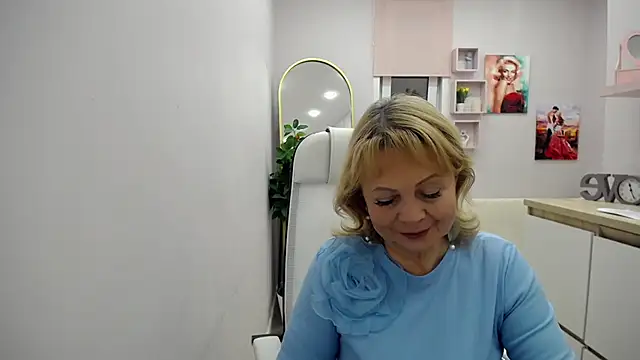 Milla Cutie18 online show from April 29, 4:16 am