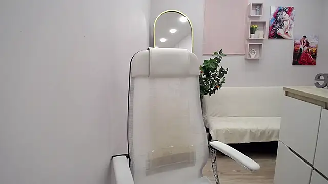 Milla Cutie18 online show from February 4, 5:02 am