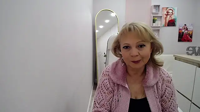 Milla Cutie18 online show from February 26, 6:24 am