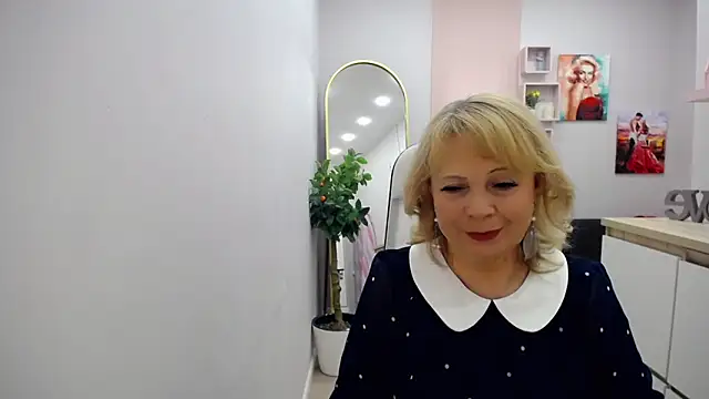 Milla Cutie18 online show from April 9, 5:09 am