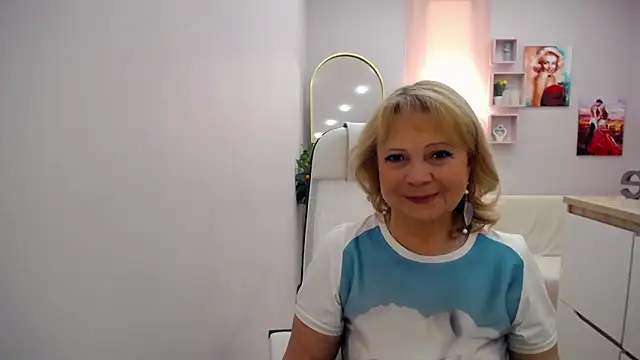 Milla Cutie18 online show from April 13, 5:00 am