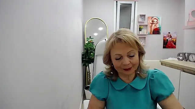 Milla Cutie18 online show from May 5, 4:59 am