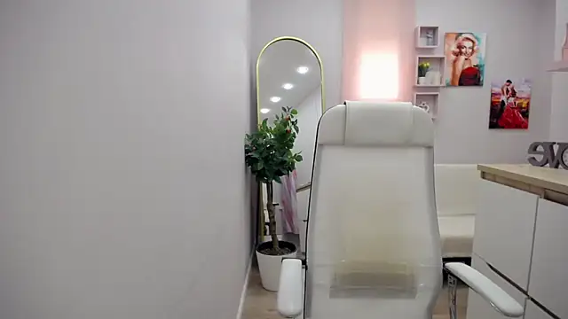 Milla Cutie18 online show from April 6, 4:41 am