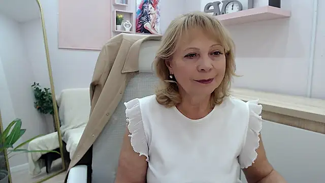 Milla Cutie18 online show from March 4, 9:29 am