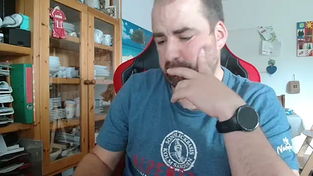 Snapshot of Ger_man_83 chatting on October 31, 9:39 am Ger man 83 online show from October 31, 9:39 am