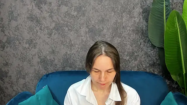 Lillian White online show from March 21, 9:01 am