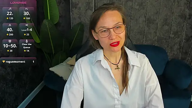 Lillian White online show from May 20, 1:02 am