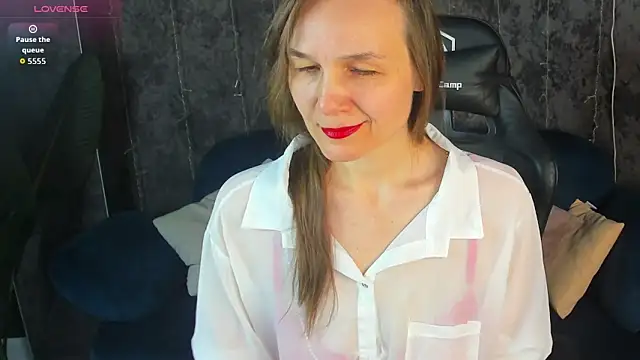 Lillian White online show from March 29, 1:07 am