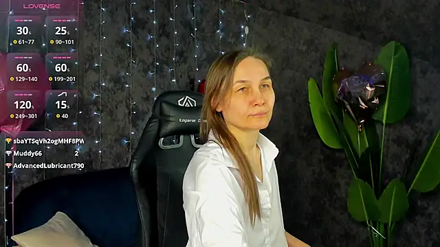 Lillian White online show from March 8, 2:04 am