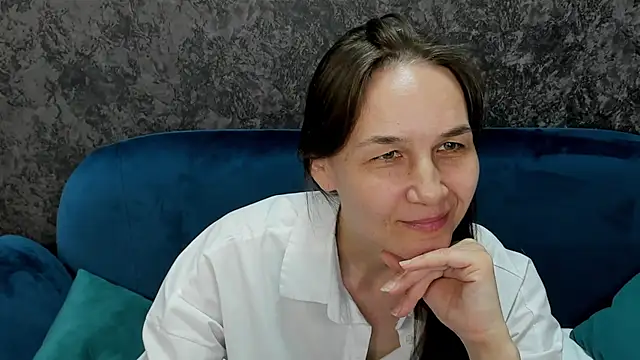 Lillian White online show from March 10, 11:01 am