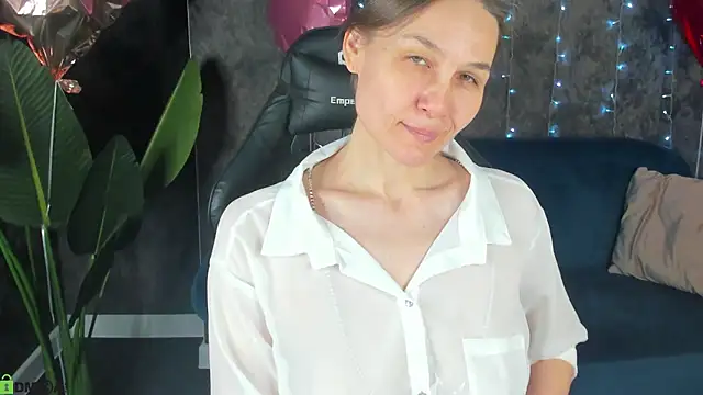 Lillian White online show from February 27, 1:06 am