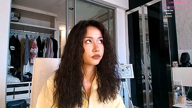 Snapshot of Melissa_Mone chatting on July 19, 6:33 am Melissa Mone online show from July 19, 6:33 am