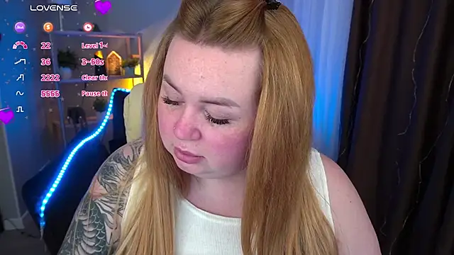 ZaraReignn online show from March 9, 9:03 pm