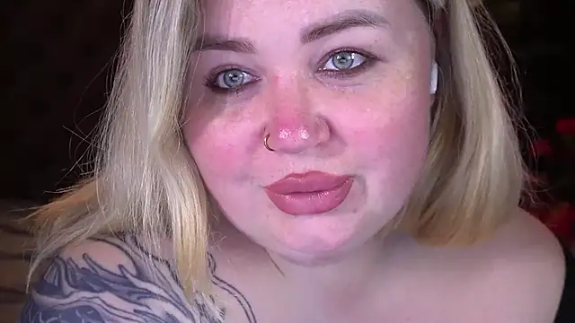 ZaraReignn online show from May 12, 7:42 pm