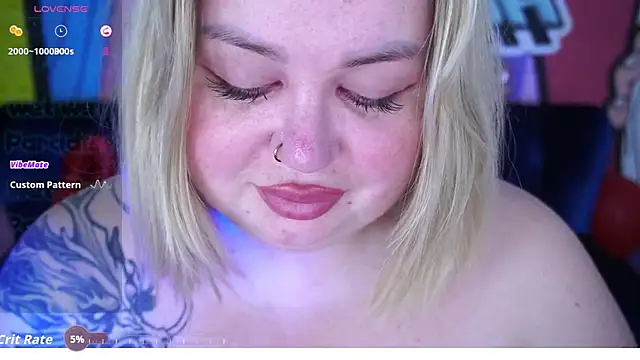 Snapshot of ZaraReignn chatting on February 12, 9:03 pm ZaraReignn online show from February 12, 9:03 pm