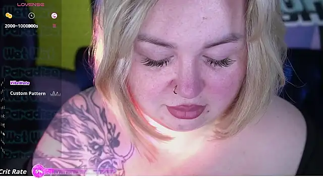 Snapshot of ZaraReignn chatting on February 1, 8:51 pm ZaraReignn online show from February 1, 8:51 pm