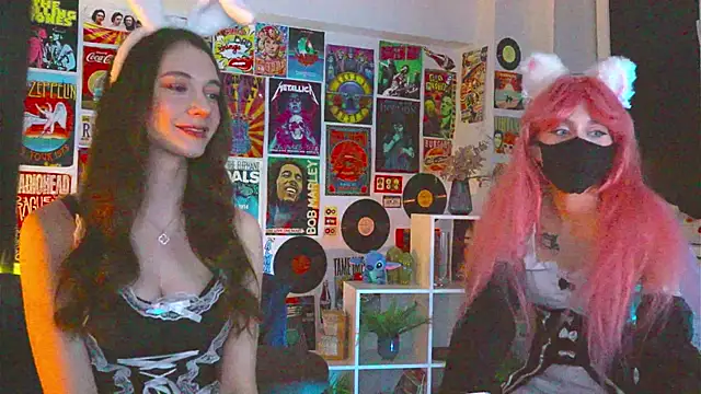 Snapshot of LuxRayi chatting on January 30, 6:00 pm LuxRayi online show from January 30, 6:00 pm
