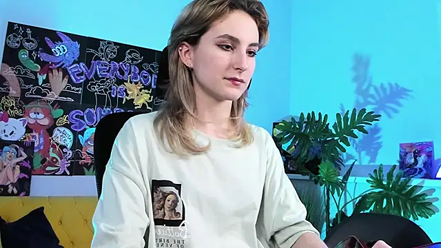 Snapshot of LuxRayi chatting on February 17, 9:10 pm LuxRayi online show from February 17, 9:10 pm