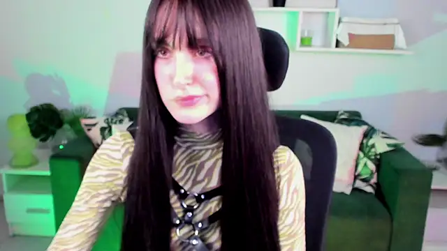Snapshot of LuxRayi chatting on March 2, 9:08 pm LuxRayi online show from March 2, 9:08 pm