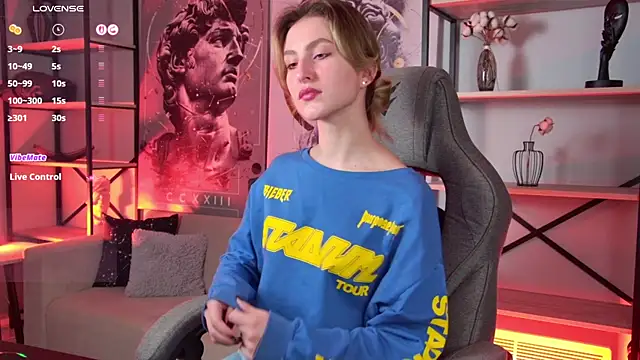 LuxRayi online show from December 3, 2:45 am