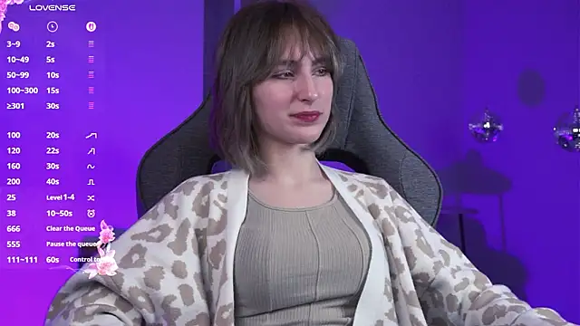 LuxRayi online show from March 5, 6:10 am