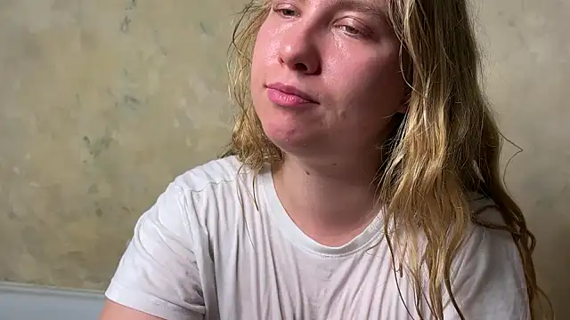 Snapshot of fluffy_bunnyxxx chatting on September 8, 7:24 pm fluffy bunnyxxx online show from September 8, 7:24 pm