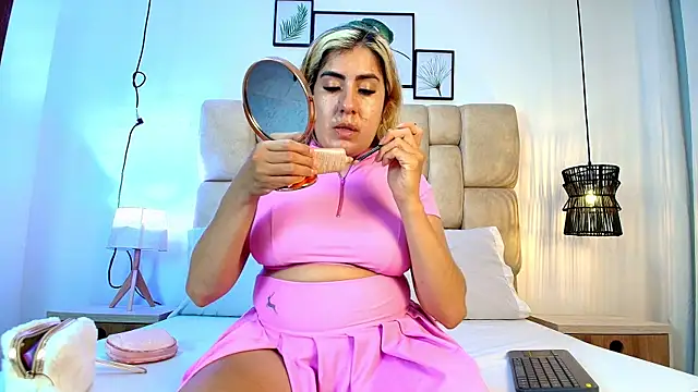 AdharaSmithh online show from November 15, 7:29 pm