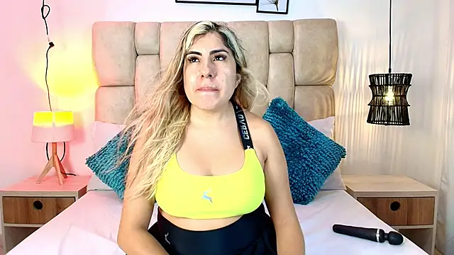 AdharaSmithh online show from November 10, 7:19 pm