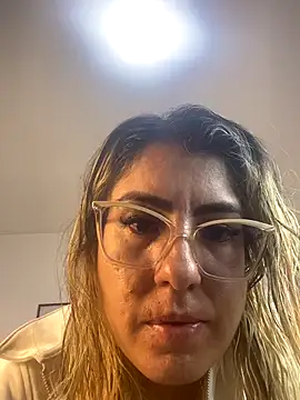 Snapshot of AdharaSmithh chatting on September 20, 9:42 pm AdharaSmithh online show from September 20, 9:42 pm
