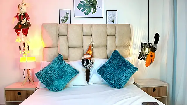 AdharaSmithh online show from October 31, 7:21 pm