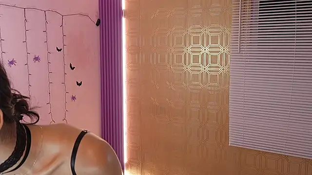 Bella19  online show from October 28, 8:19 pm